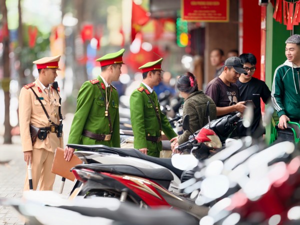 Hà Nội: Quyết liệt xử lý vi phạm trật tự đô thị, chống ùn tắc trên các tuyến phố